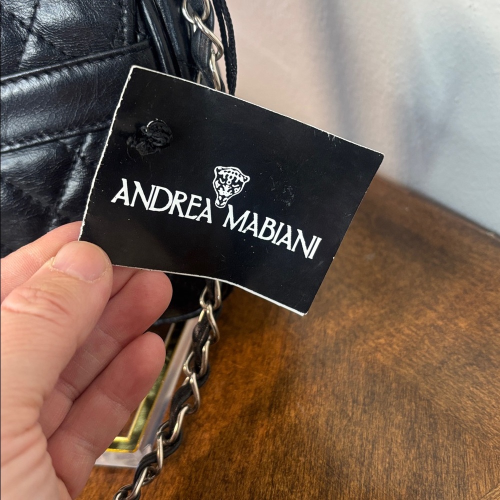 ANDREA MABIANI ITALIAN QUILTED LEATHER TURNLOCK CLOSURE CROSSBODY - Picture 9 of 15